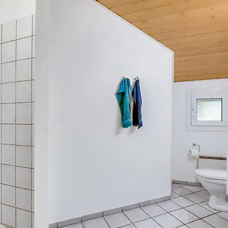 Four-bedroom Holiday In ブラーバンド