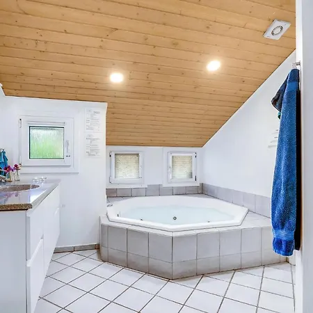 別荘 Four-bedroom Holiday In