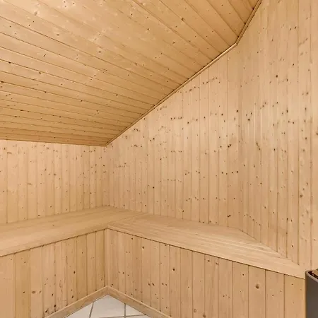 Four-bedroom Holiday In 別荘 ブラーバンド